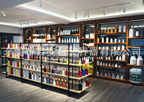 吉安容器二樓膠水瓶、機(jī)油瓶、機(jī)油罐展區(qū)